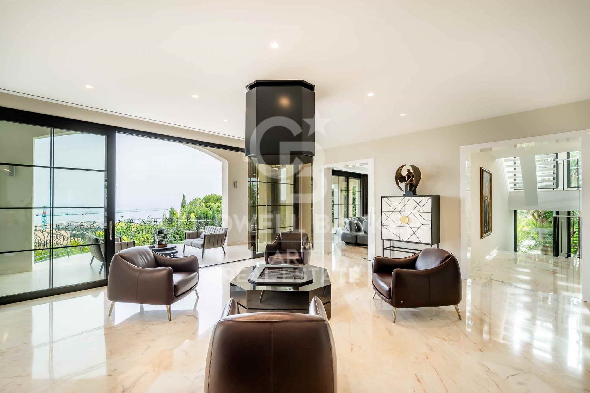 Élégante villa méditerranéenne avec vue sur mer dans l'exclusive Sierra Blanca, Marbella