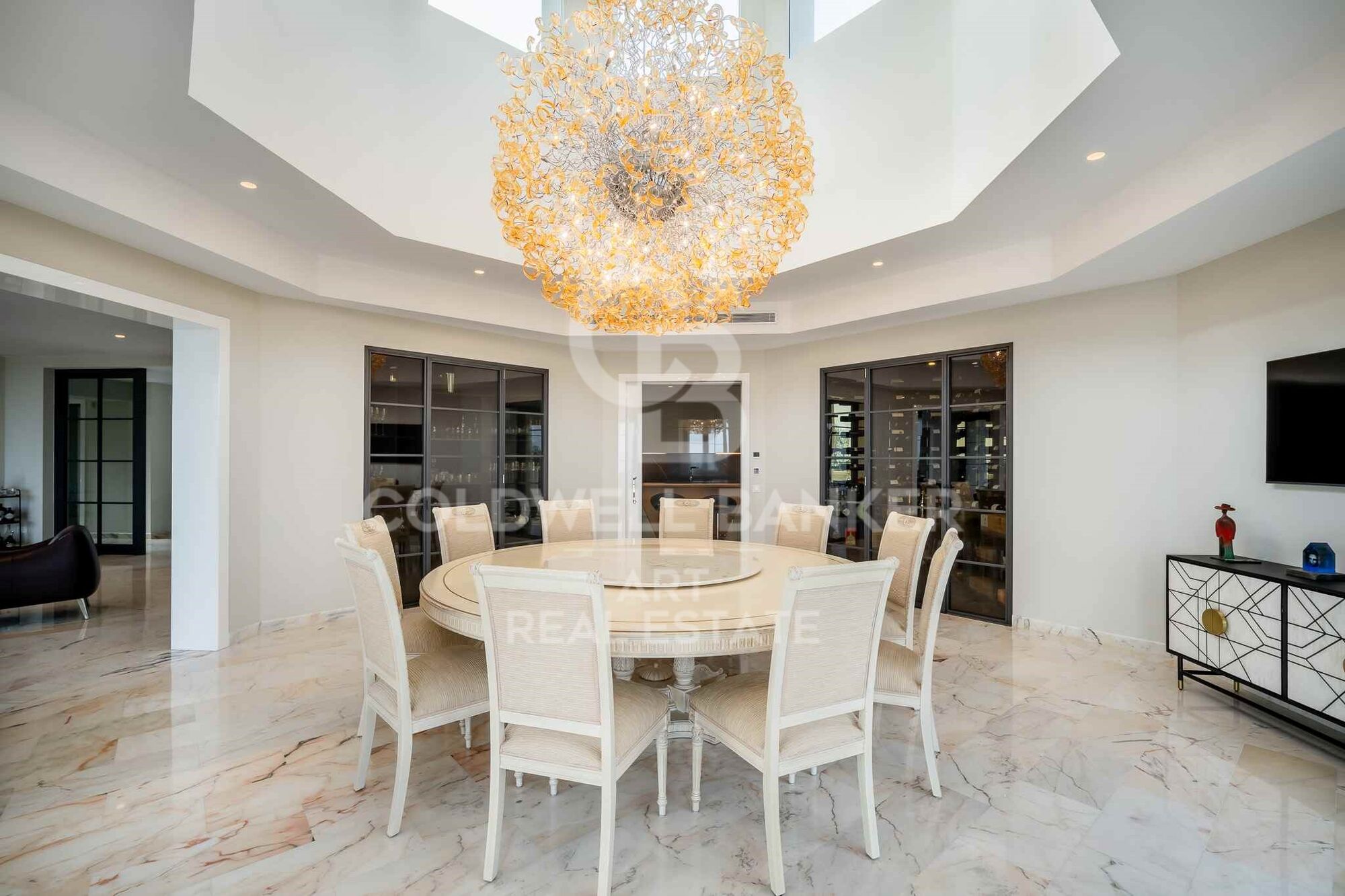 Elegant Mediterranean villa with panoramic sea views in exclusive Sierra Blanca, Marbella