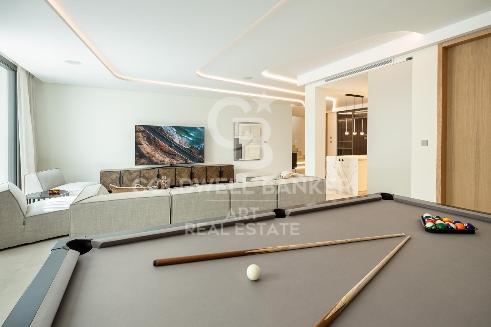 Villa de lujo en primera linea de golf en Las Brisas, Nueva Andalucía