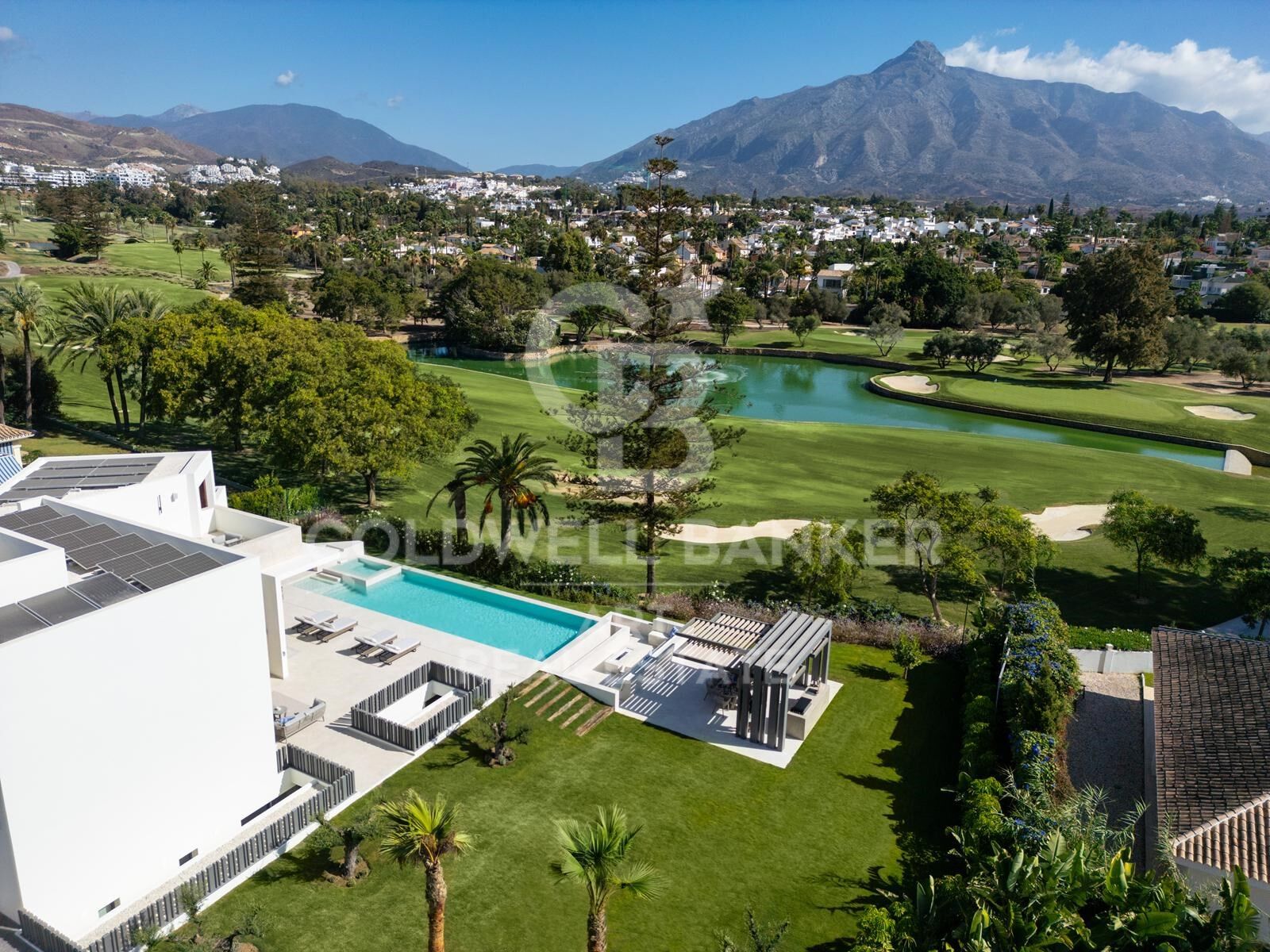 Frontline golf luxury signature villa in Las Brisas, Nueva Andalucía