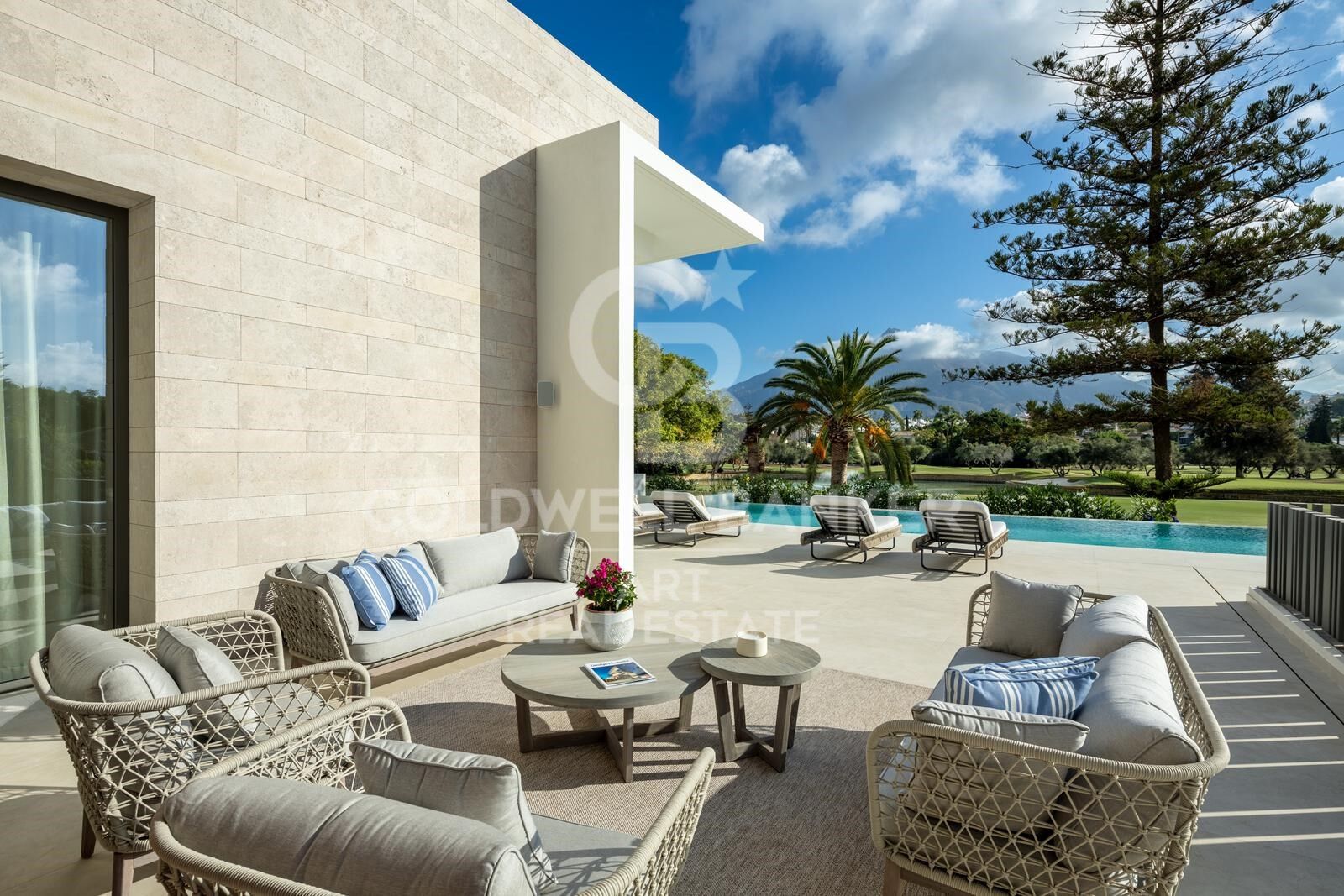 Frontline golf luxury signature villa in Las Brisas, Nueva Andalucía