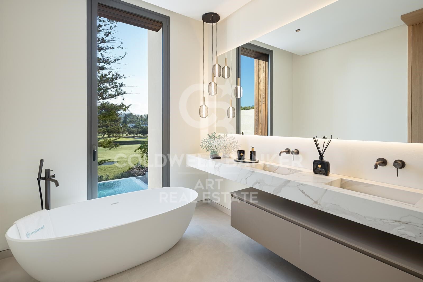 Frontline golf luxury signature villa in Las Brisas, Nueva Andalucía
