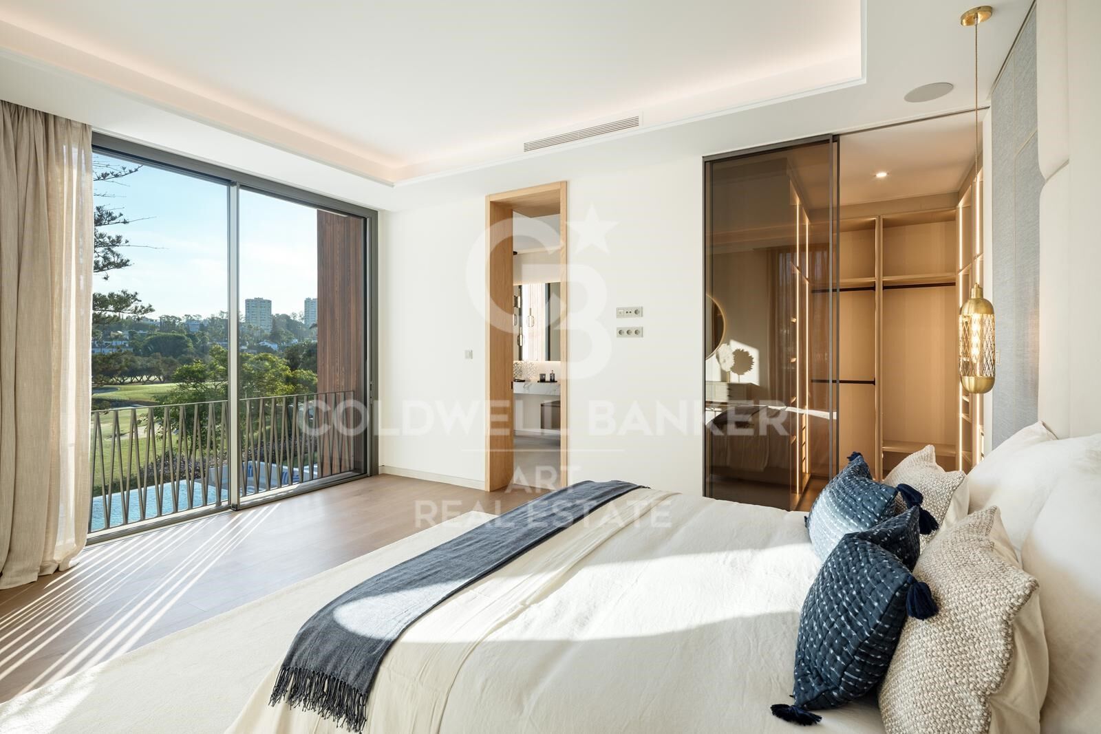 Frontline golf luxury signature villa in Las Brisas, Nueva Andalucía