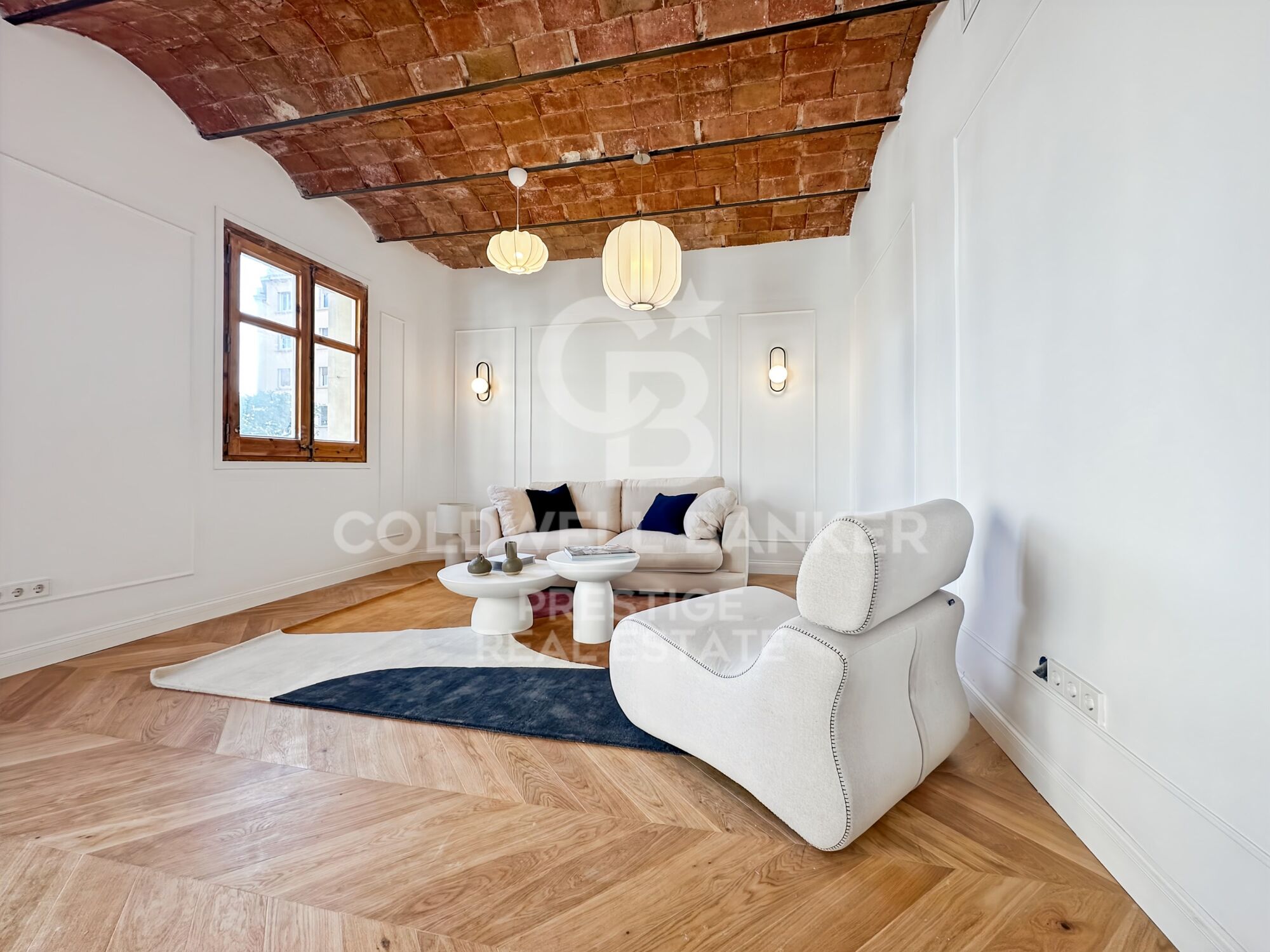 Appartement entièrement rénové dans un immeuble noble à deux pas de la Sagrada Família