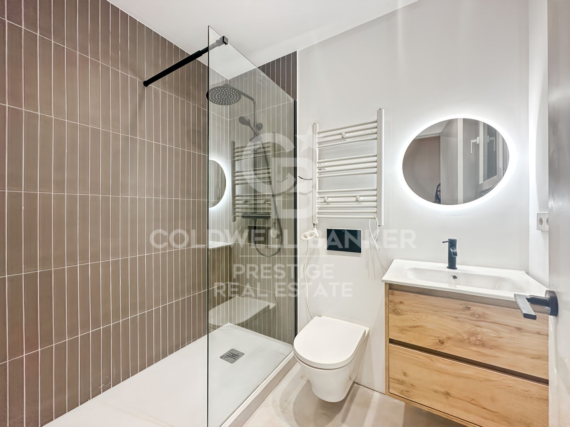 Appartement entièrement rénové dans un immeuble noble à deux pas de la Sagrada Família