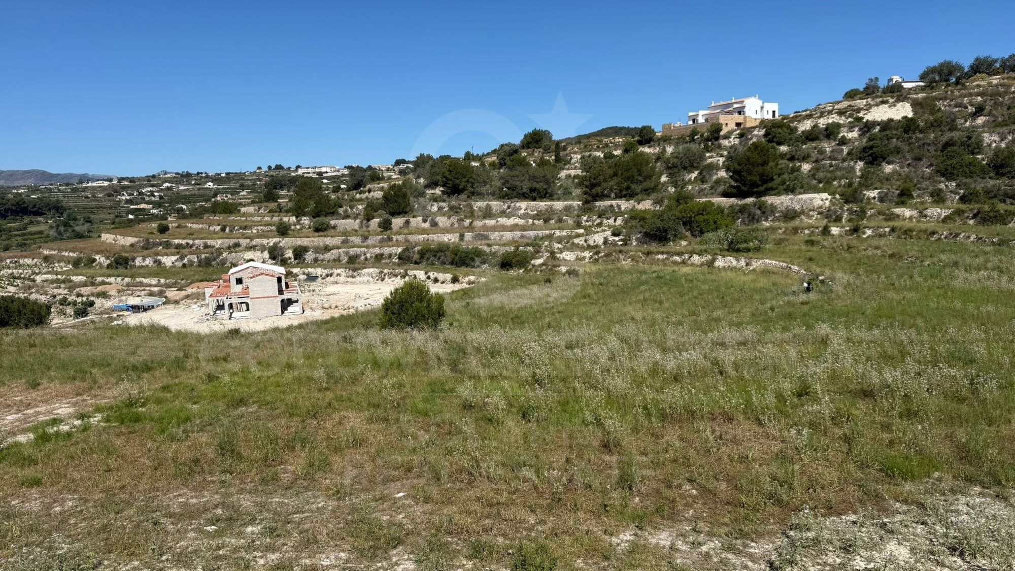 ZWEI GRUNDSTÜCKE MIT SEELE UND UNENDLICHER AUSSICHT - 20.000 m², aufgeteilt in zwei Grundstücke von je 10.000 m²