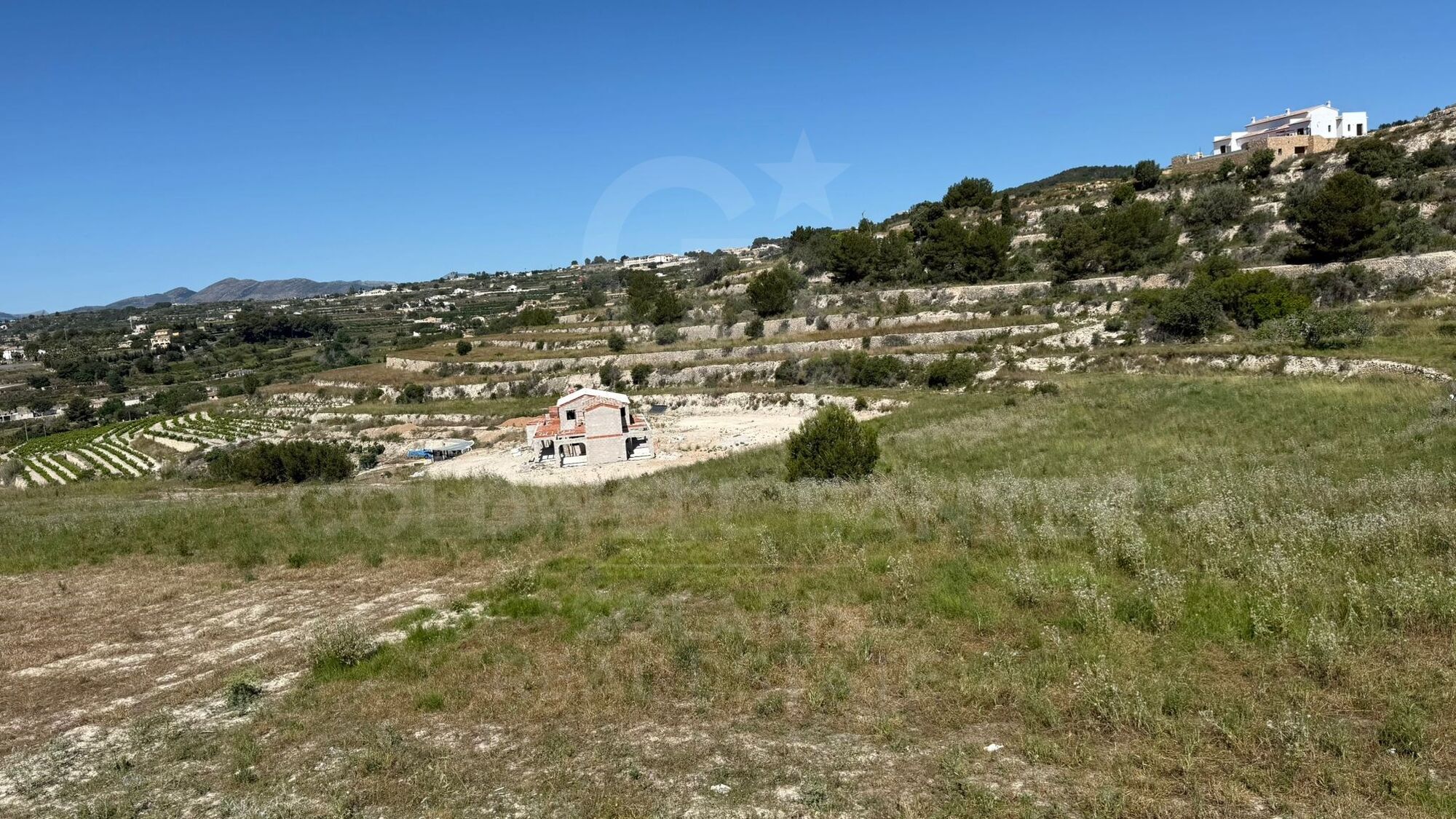 Parcela de 10.000m2 cada una con vistas panorámicas! Único para construir su finca de ensueño.