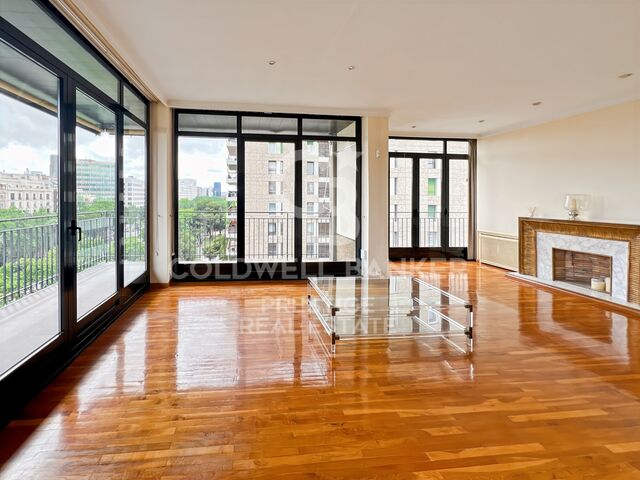 Flat with terrace for sale in Diagonal area,Barcelona