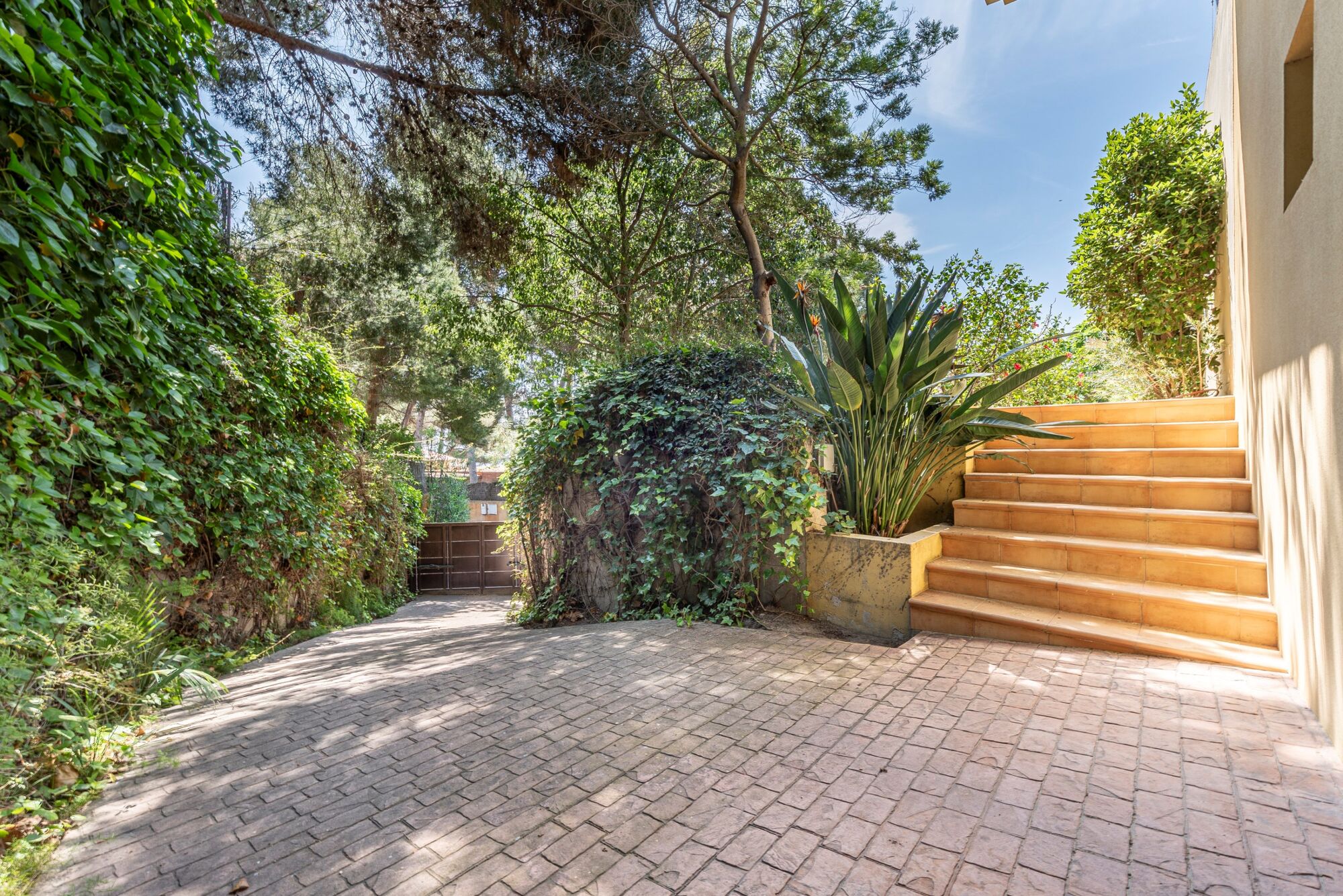 Contemporary villa with panoramic sea views in Tarragona