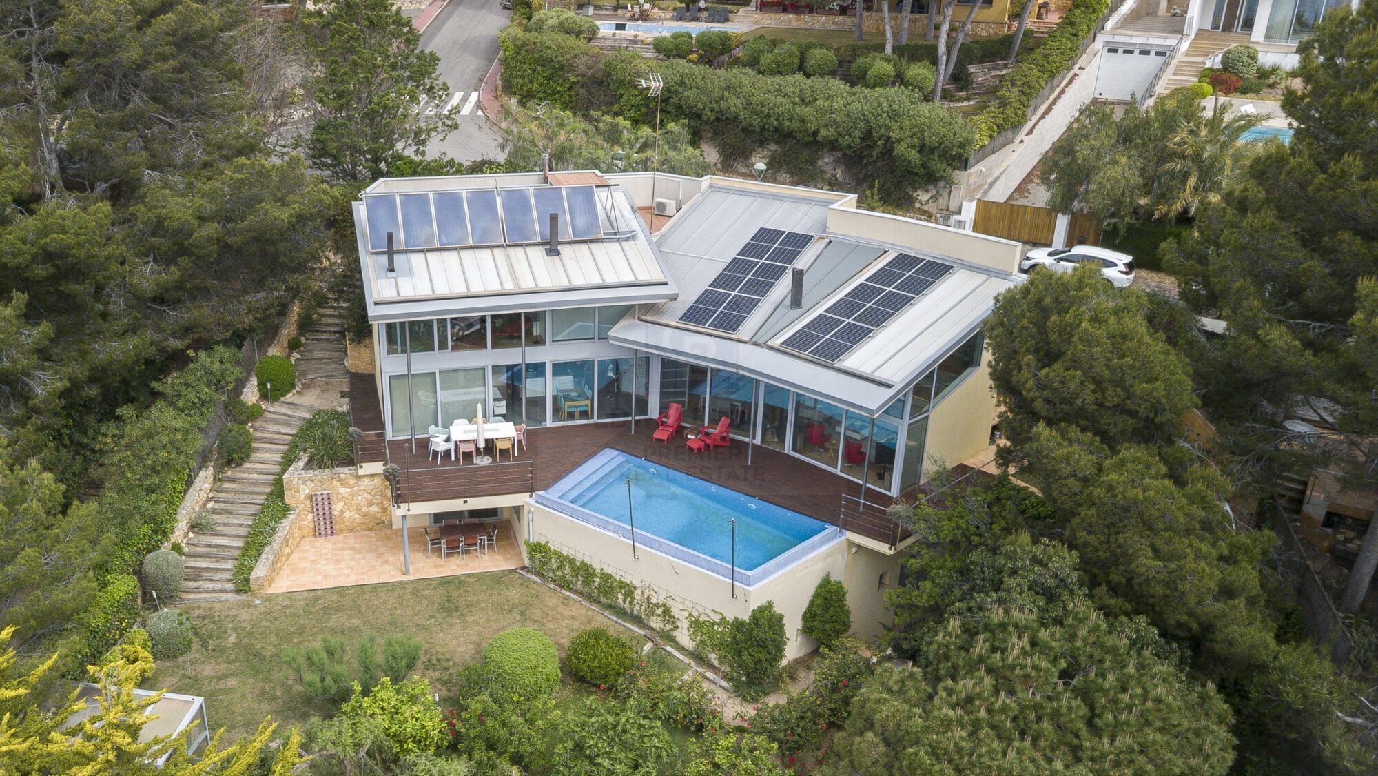 Contemporary villa with panoramic sea views in Tarragona