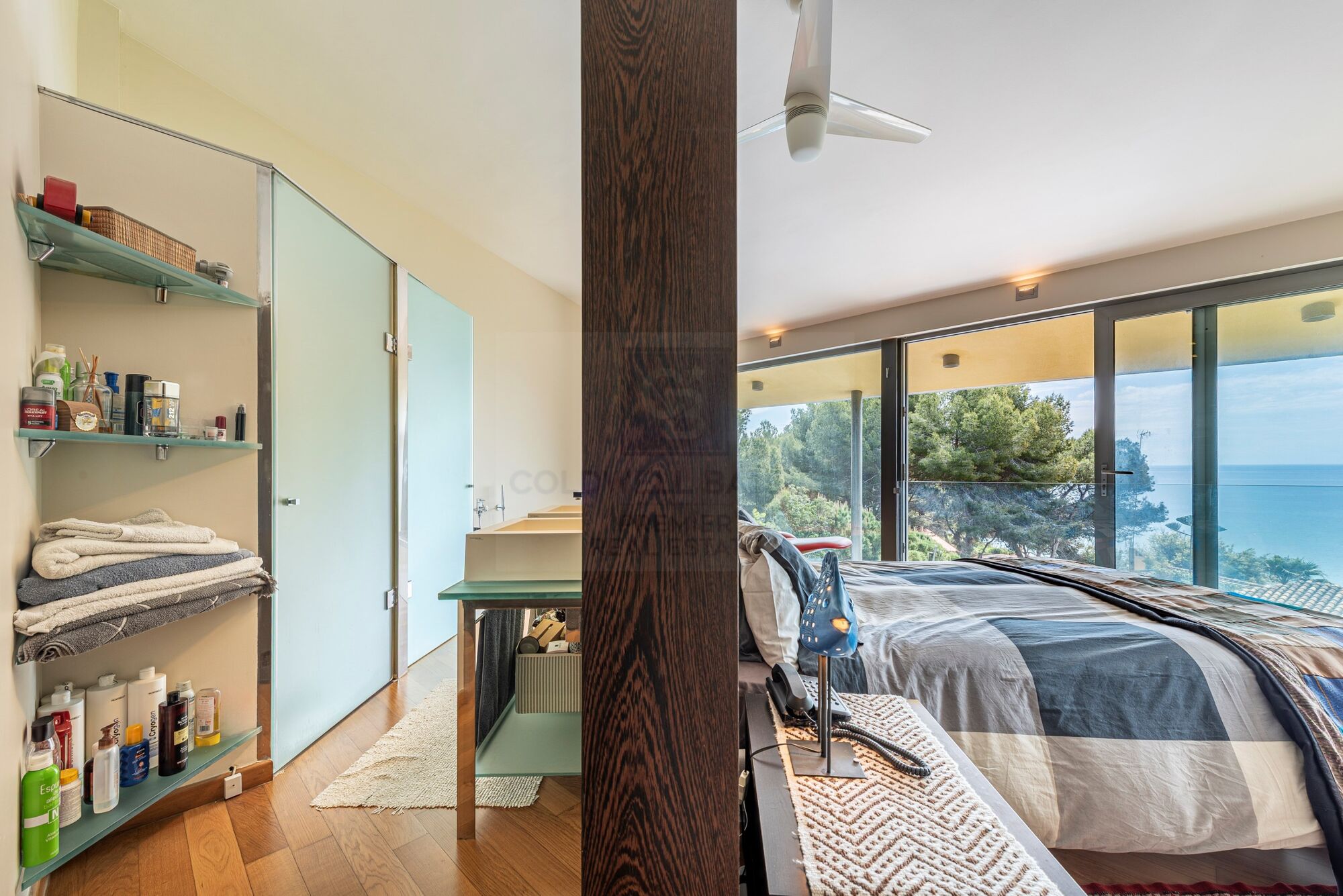 Villa contemporánea con vistas panorámicas al mar en Tarragona