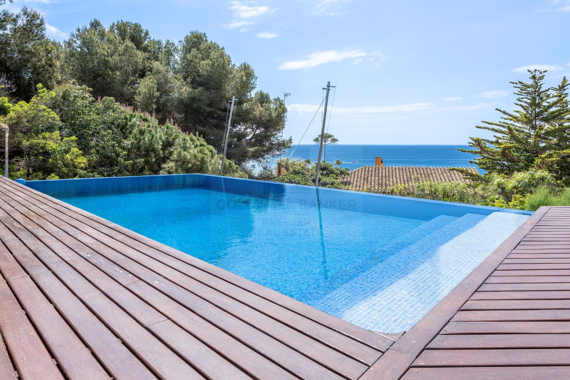 Villa contemporánea con vistas panorámicas al mar en Tarragona