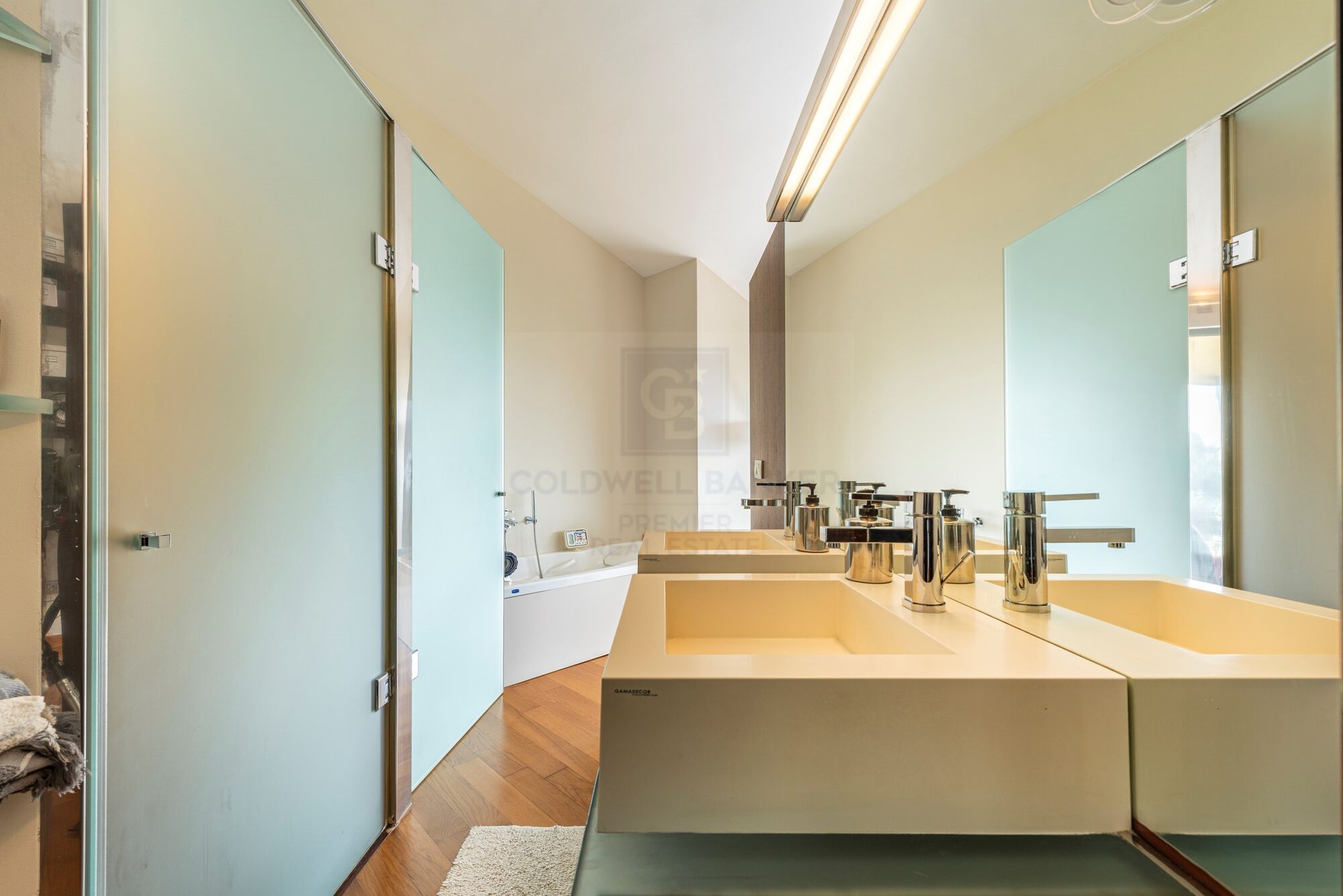 Villa contemporánea con vistas panorámicas al mar en Tarragona