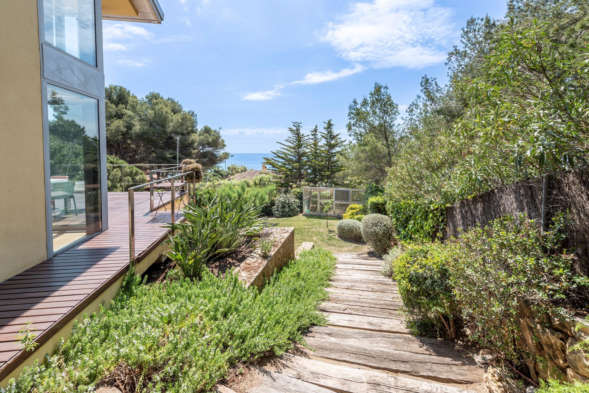 Villa contemporánea con vistas panorámicas al mar en Tarragona
