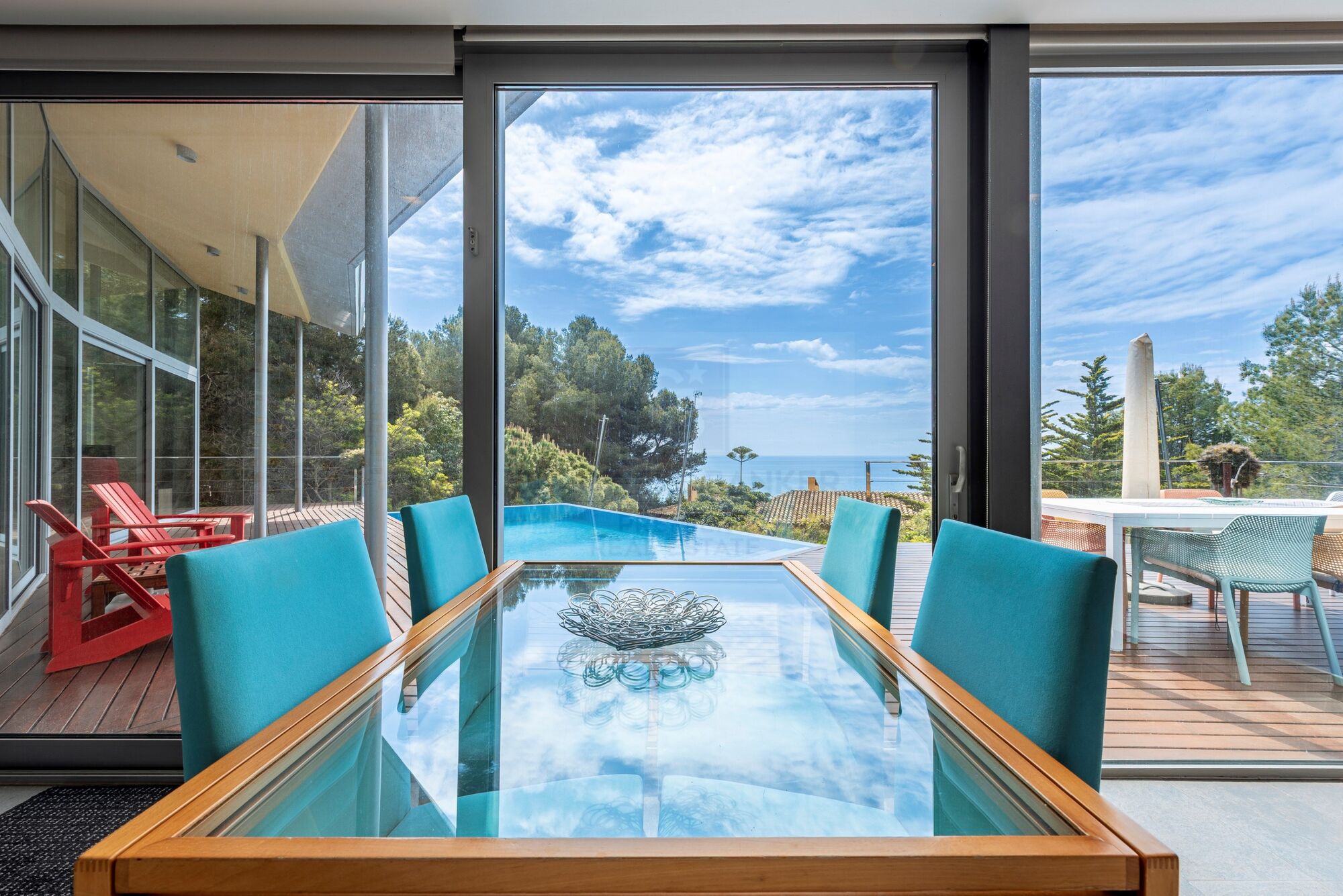 Villa contemporánea con vistas panorámicas al mar en Tarragona