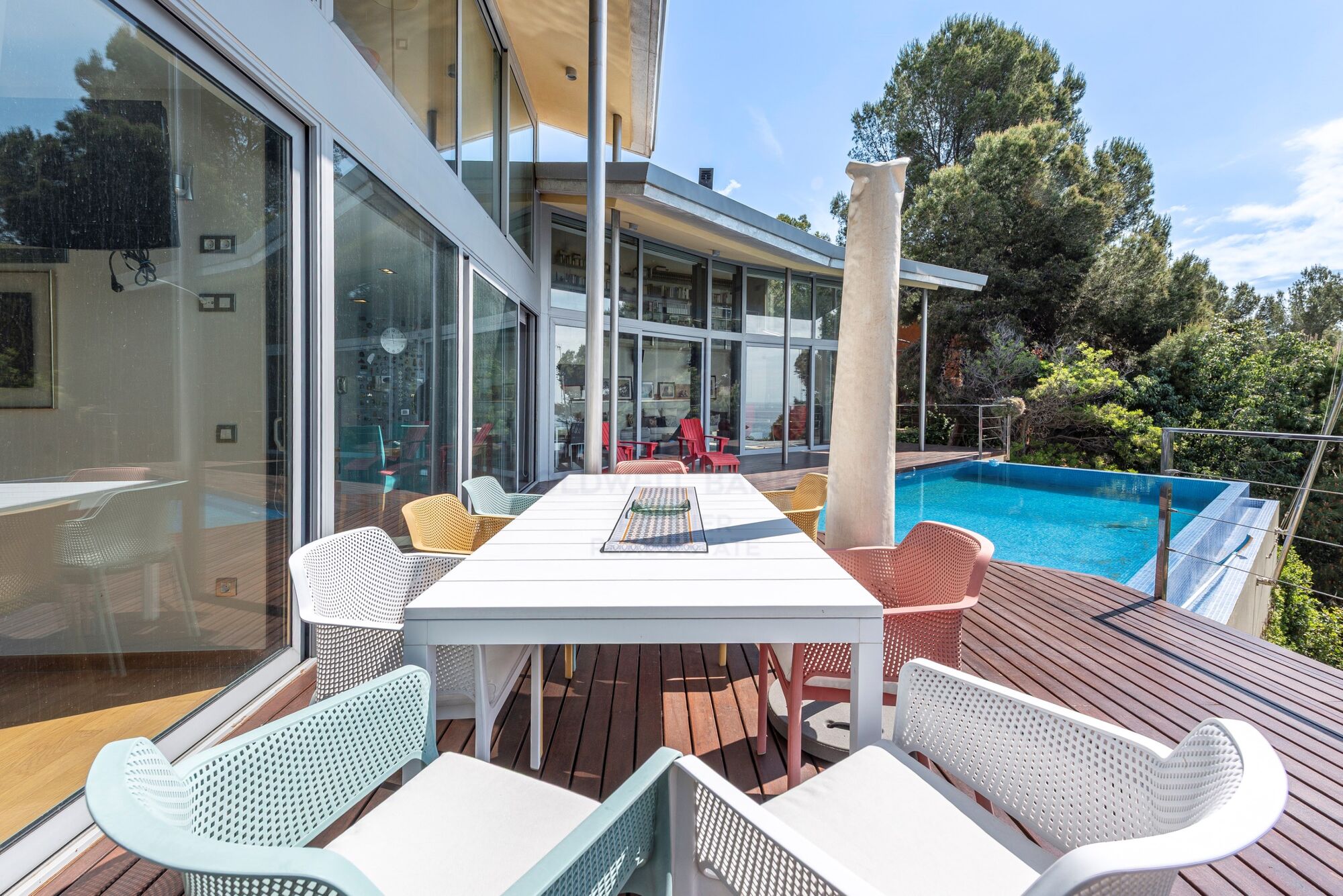 Villa contemporánea con vistas panorámicas al mar en Tarragona