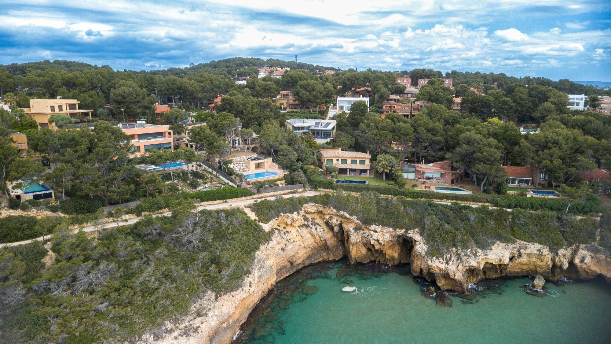 Moderne Villa mit Panoramablick auf das Meer in Tarragona