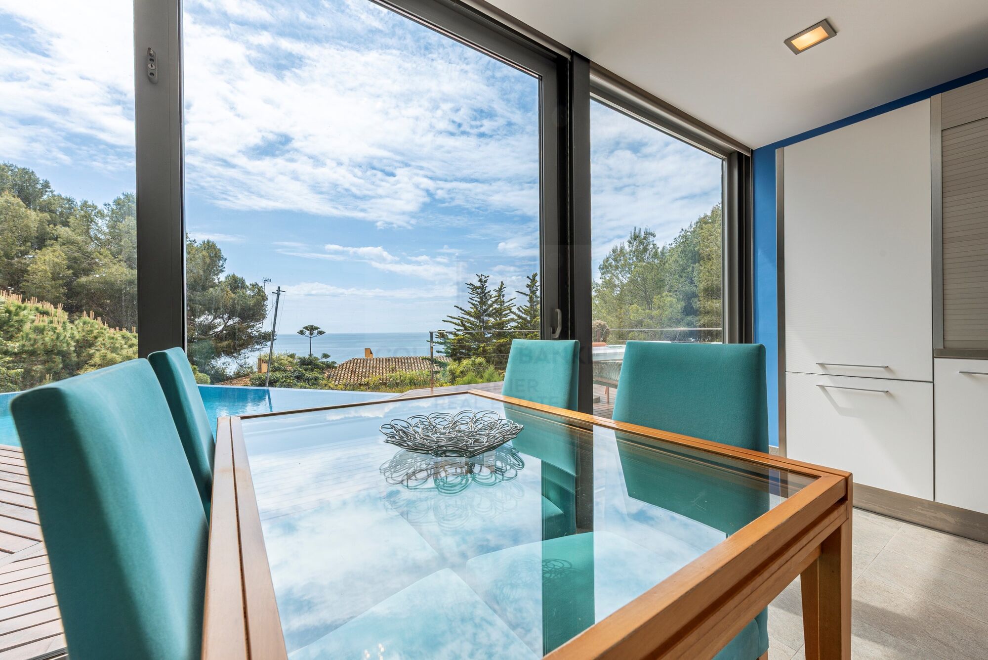 Moderne Villa mit Panoramablick auf das Meer in Tarragona