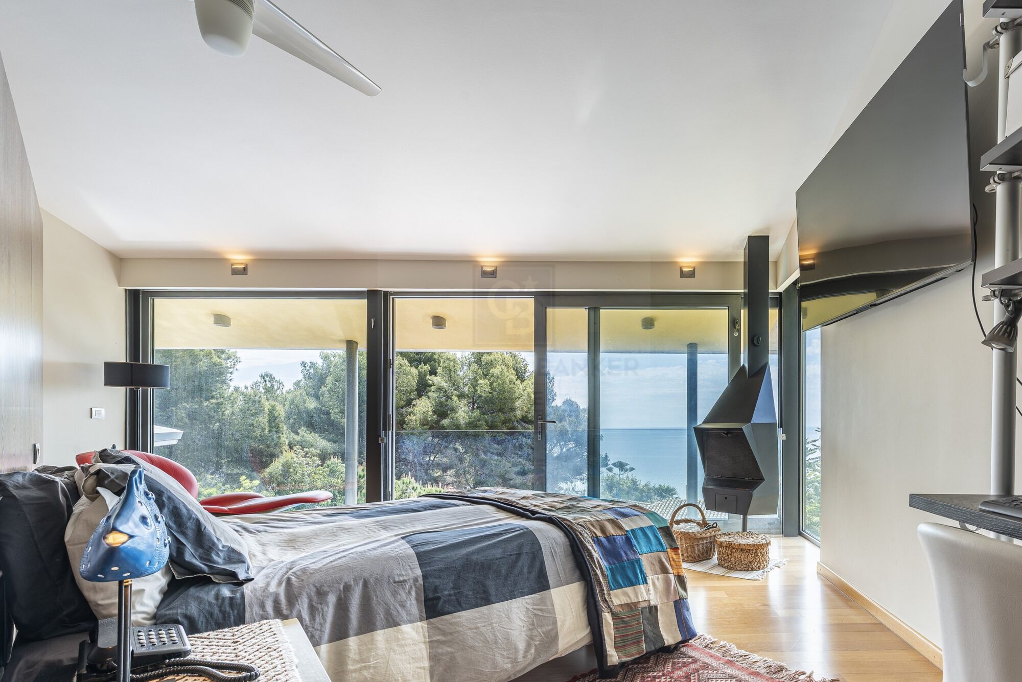 Villa contemporánea con vistas panorámicas al mar en Tarragona