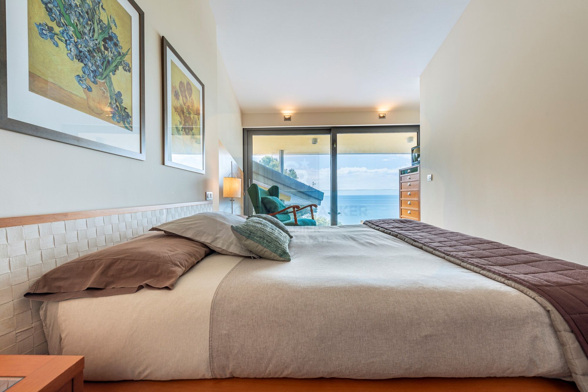 Villa contemporánea con vistas panorámicas al mar en Tarragona