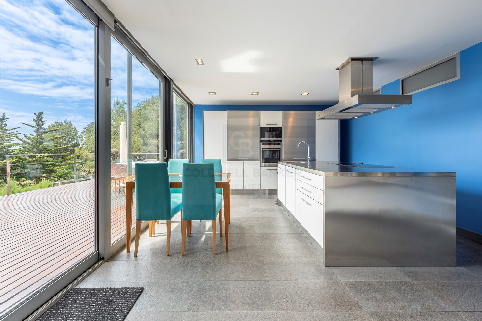 Villa contemporánea con vistas panorámicas al mar en Tarragona