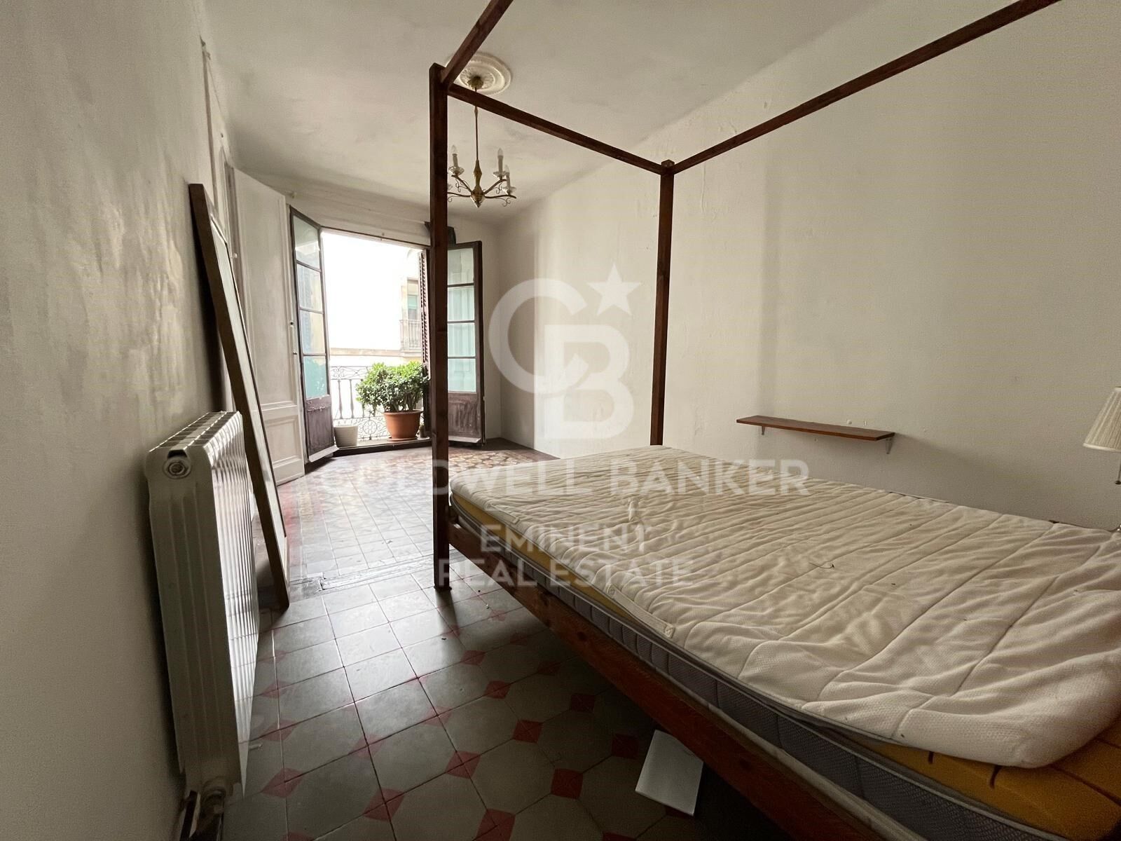 Wunderschöne Wohnung mit historischem Charme zur Renovierung in der Carrer de Ferran, Gotisches Viertel