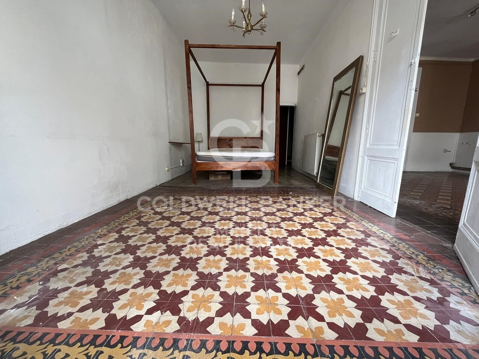 Wunderschöne Wohnung mit historischem Charme zur Renovierung in der Carrer de Ferran, Gotisches Viertel