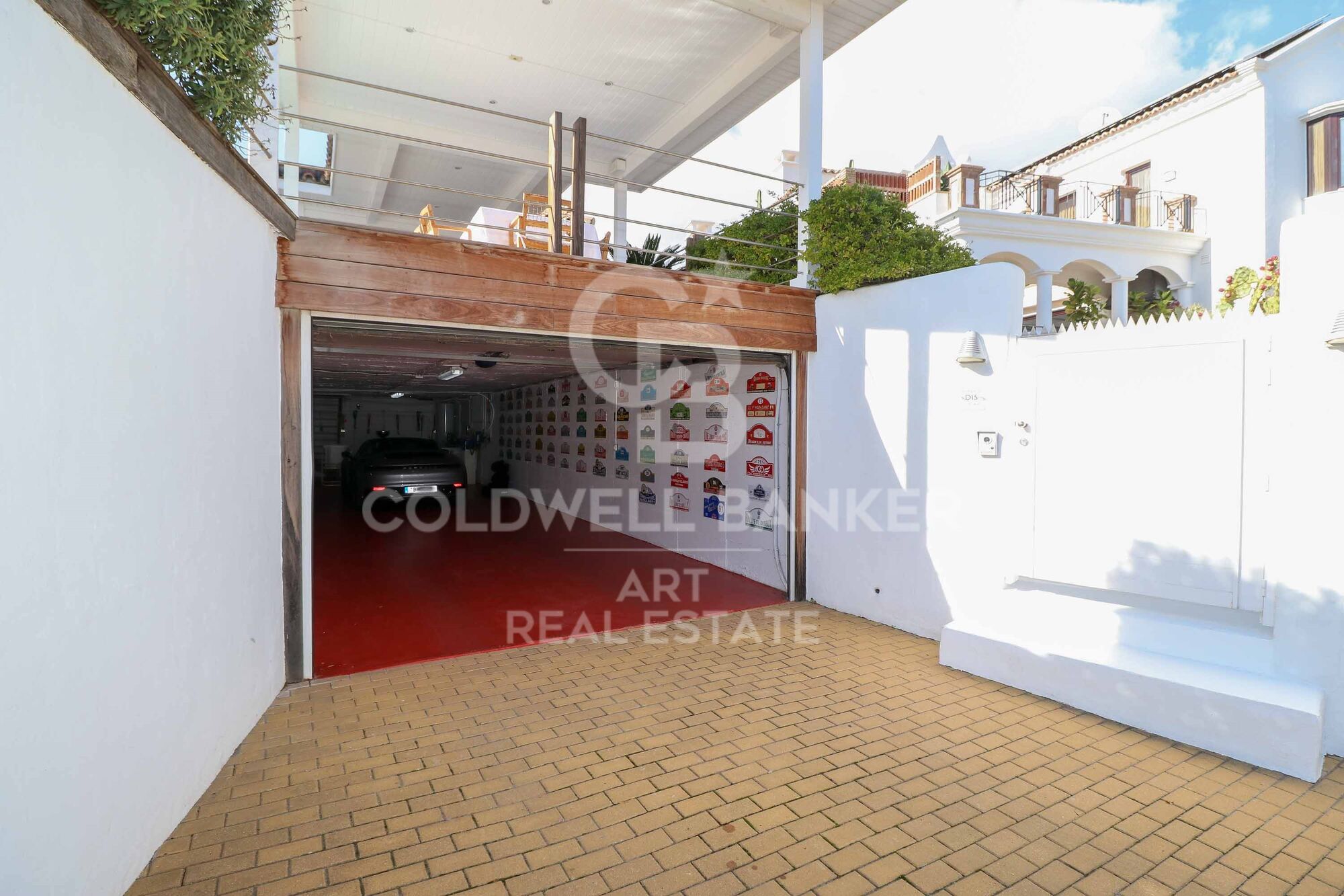 Elegant one-of-a-kind villa with sea views in La Alquería, Benahavís