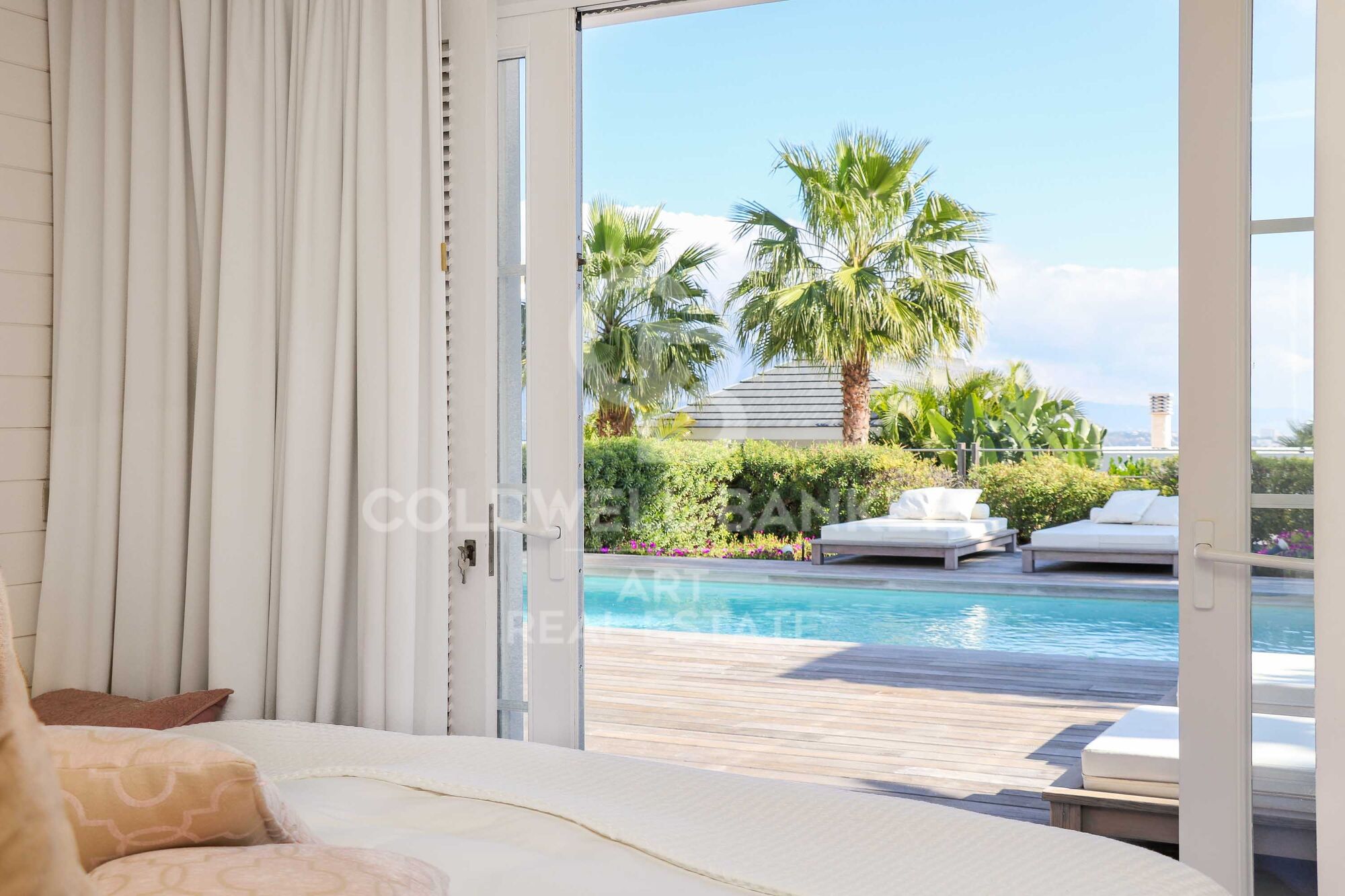 Elegante, einzigartige Villa mit Meerblick in La Alquería, Benahavís
