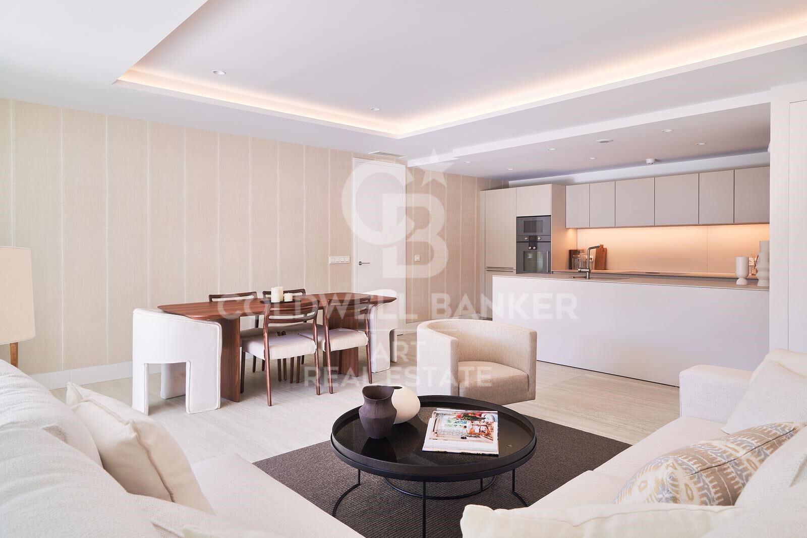 Superbes appartements de luxe dans un emplacement privilégié avec accès direct à la plage, Estepona
