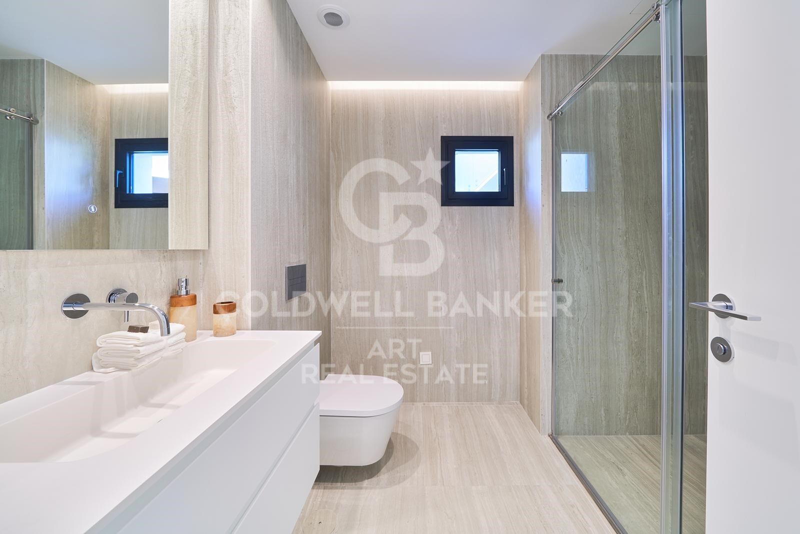 Superbes appartements de luxe dans un emplacement privilégié avec accès direct à la plage, Estepona