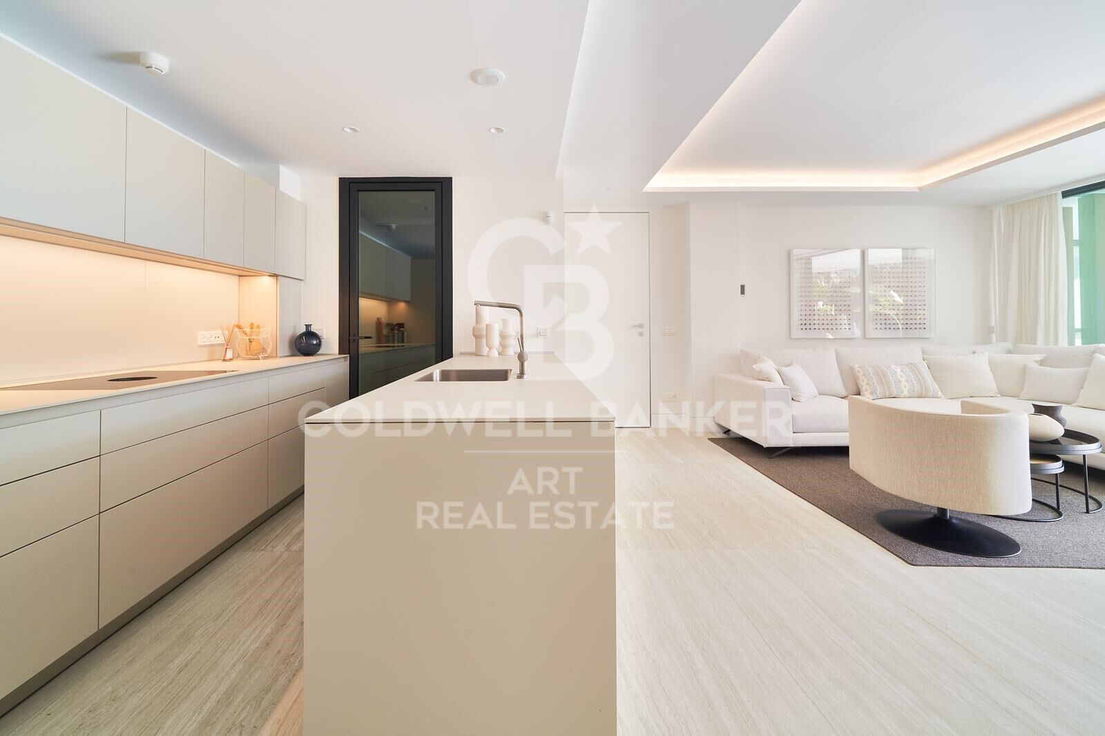 Superbes appartements de luxe dans un emplacement privilégié avec accès direct à la plage, Estepona
