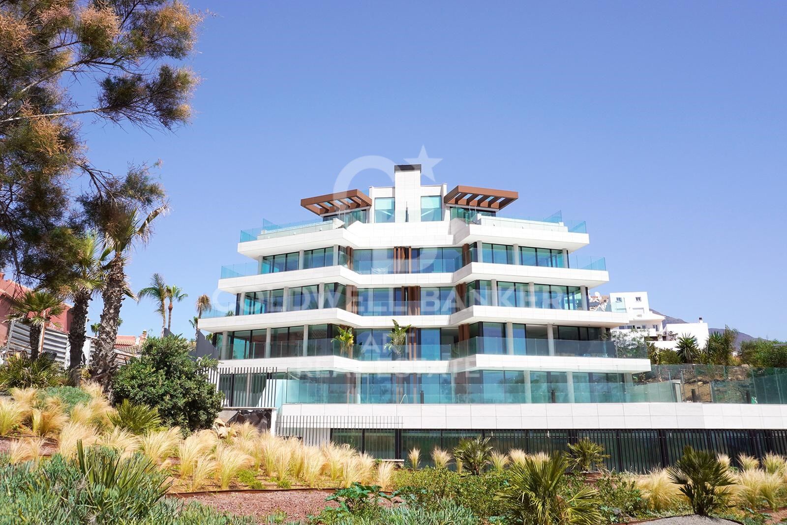 Superbes appartements de luxe dans un emplacement privilégié avec accès direct à la plage, Estepona