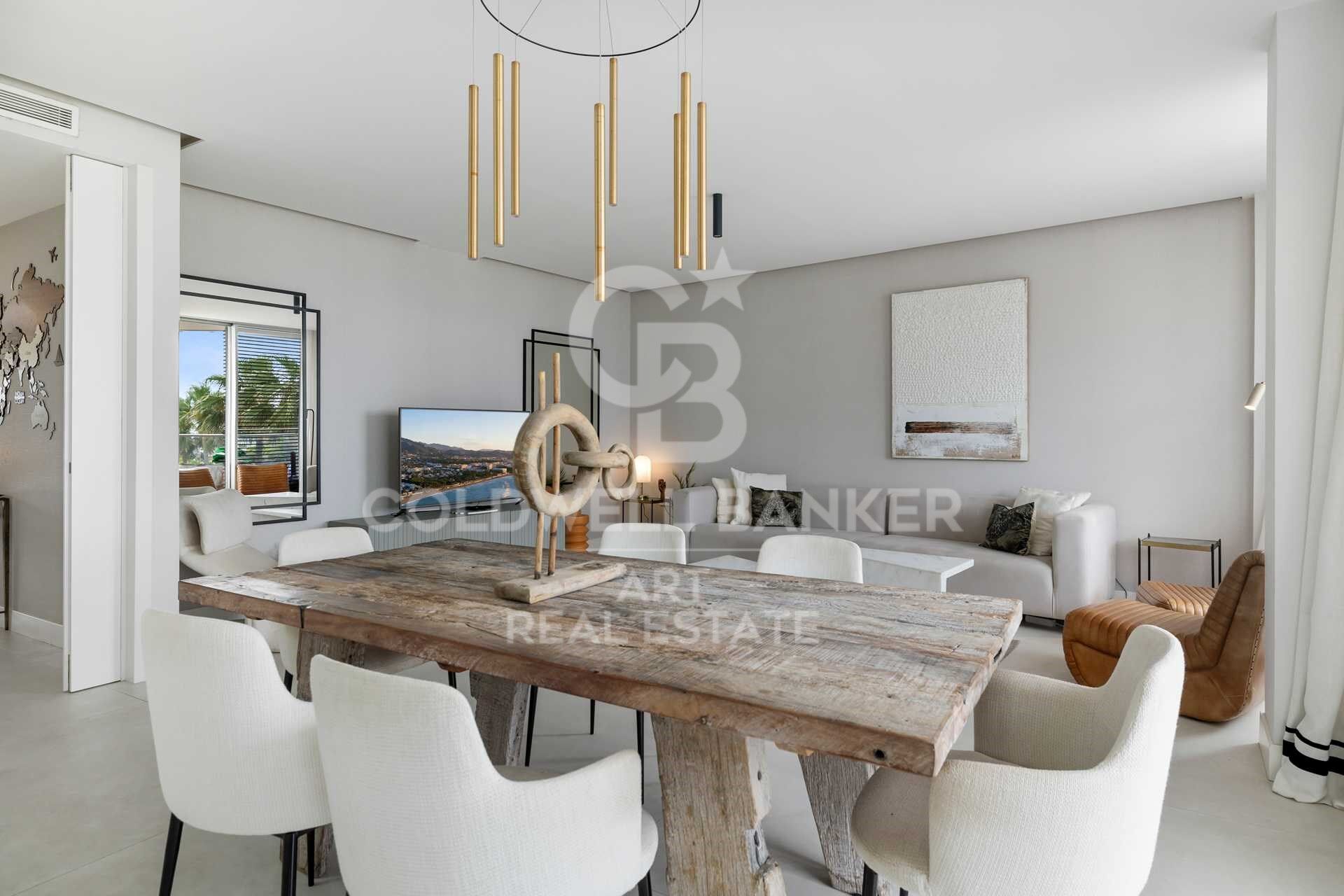 Exquisito apartamento en primera línea de playa en Estepona