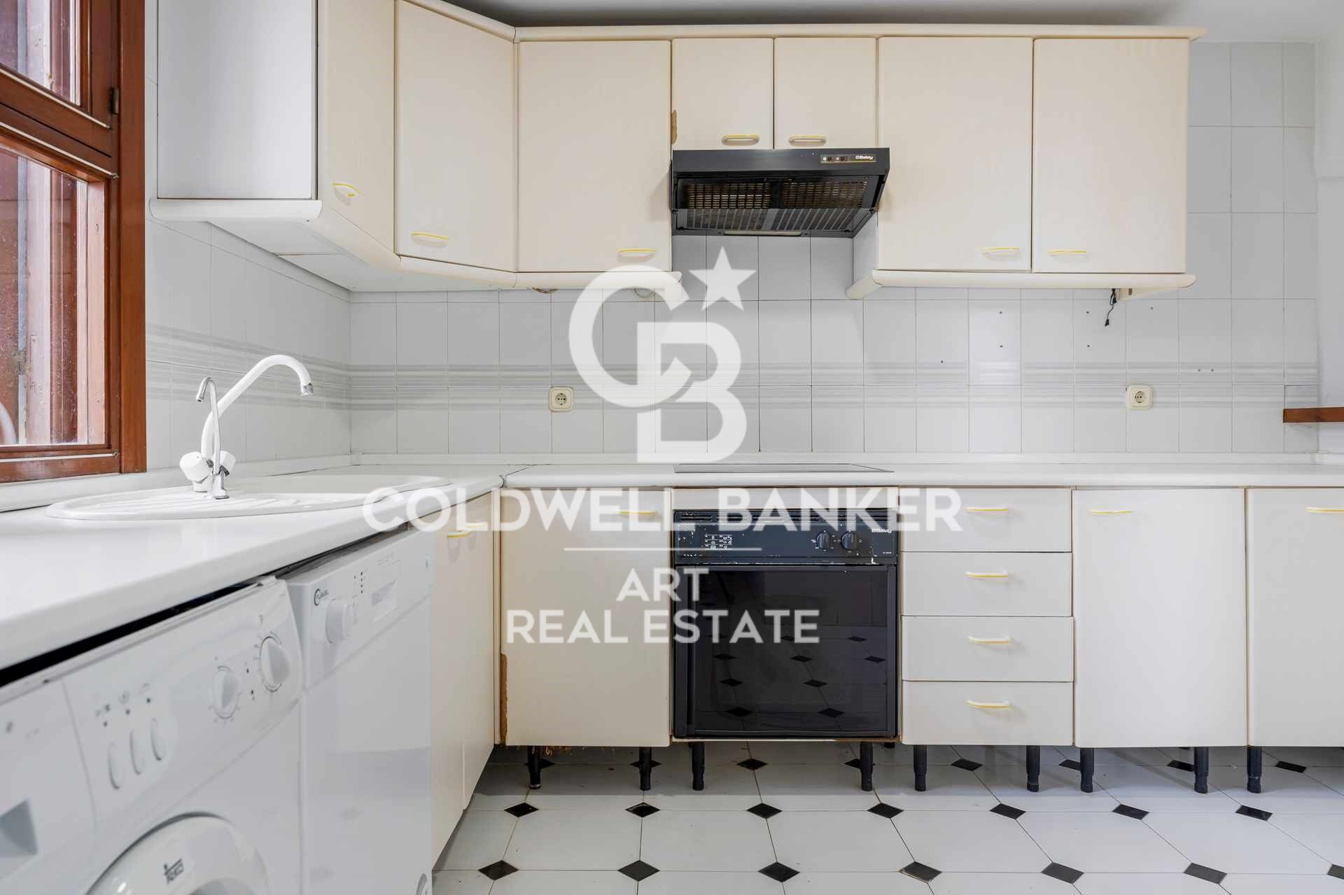 Oportunidad de inversión en urbanización en primera línea de playa, Estepona Oeste