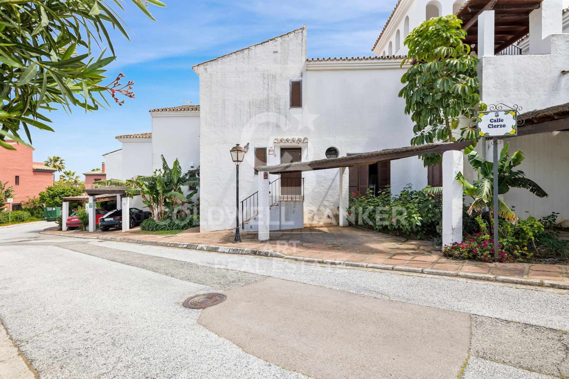 Oportunidad de inversión en urbanización en primera línea de playa, Estepona Oeste