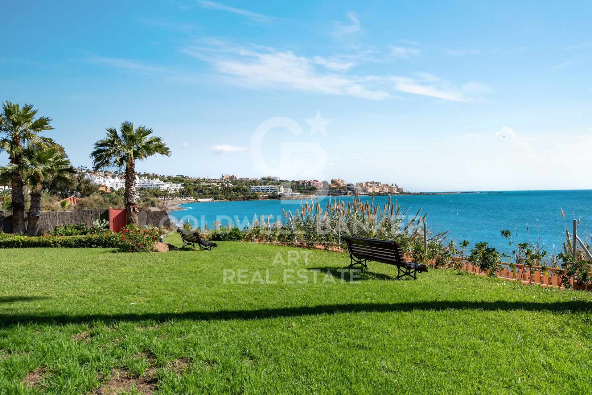 Investment opportunity in frontline beach community, Estepona West