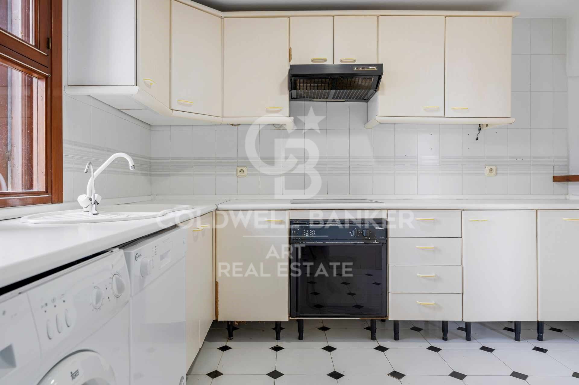 Investitionsmöglichkeit in Strandlage - Wohnanlage in erster Linie, Estepona West