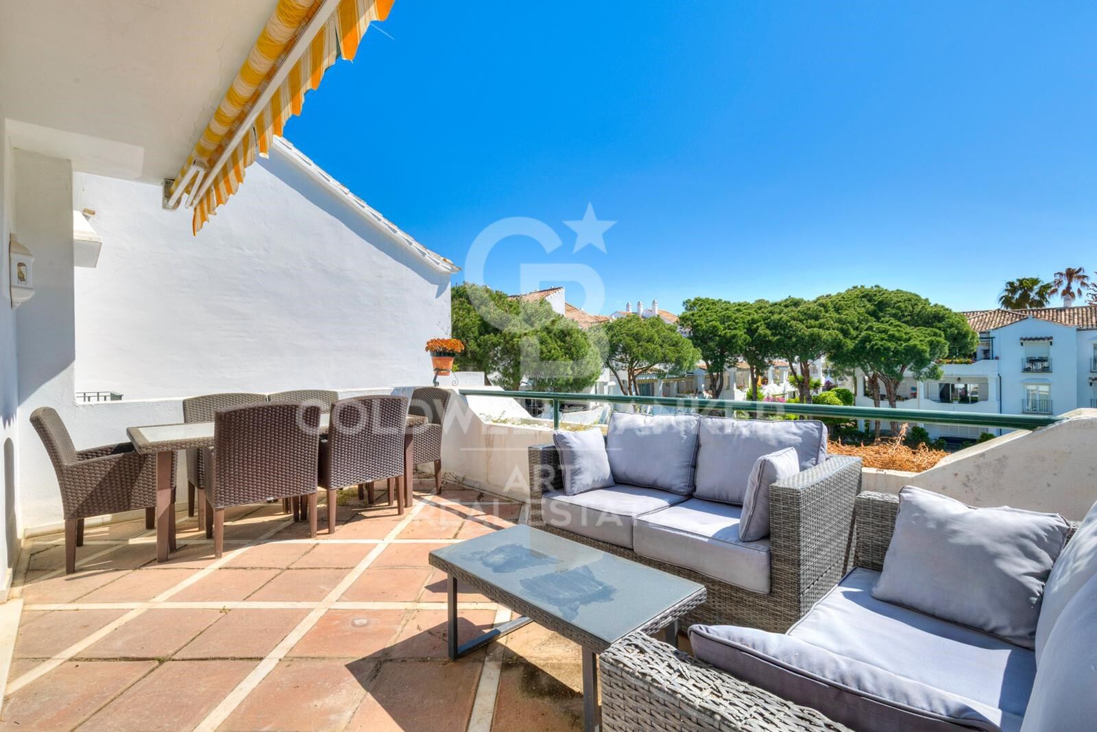 Charming duplex penthouse next to the beach in Estepona