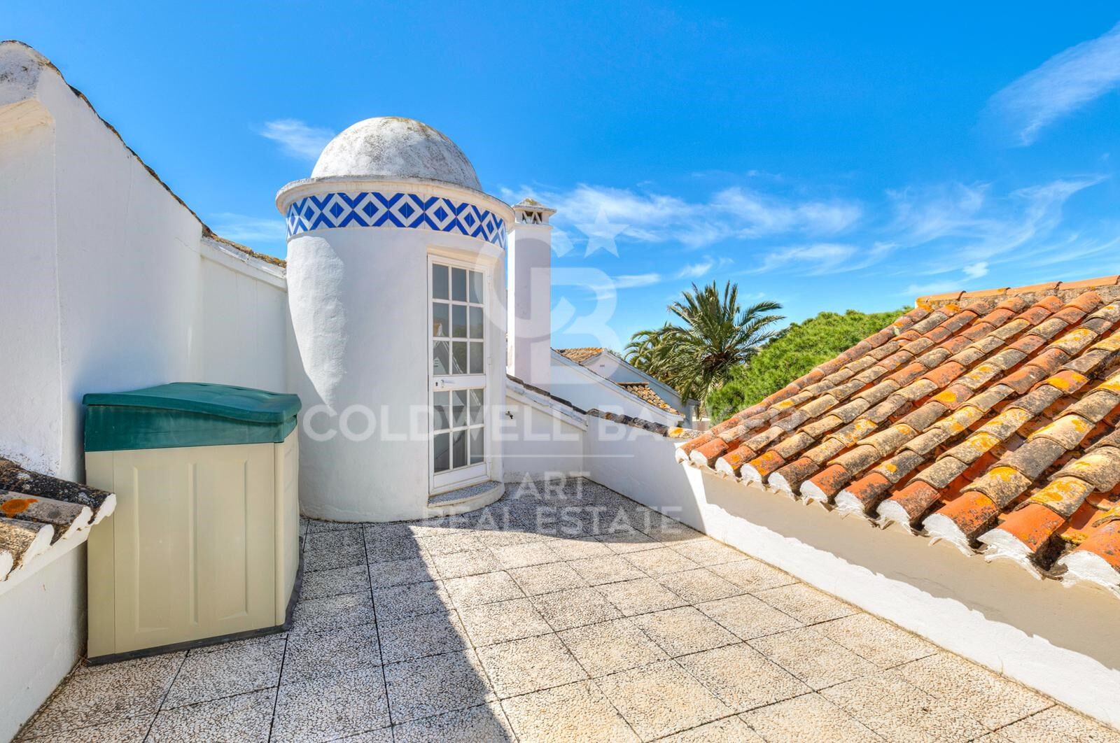 Charming duplex penthouse next to the beach in Estepona