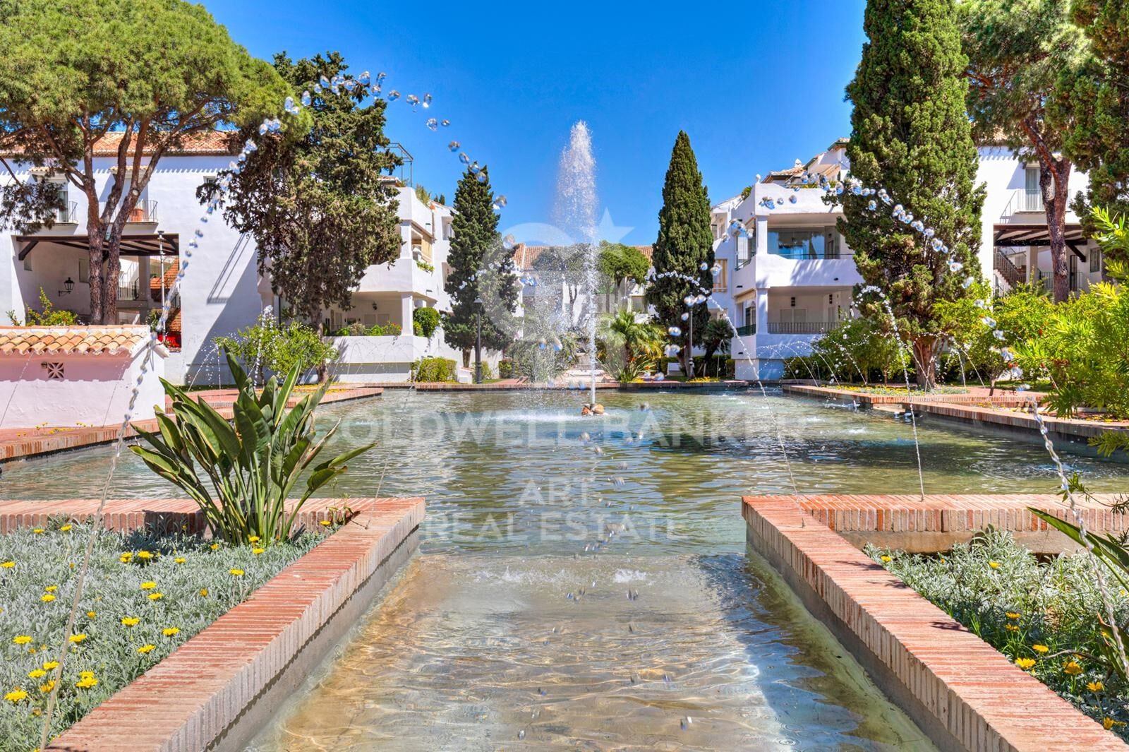 Charming duplex penthouse next to the beach in Estepona