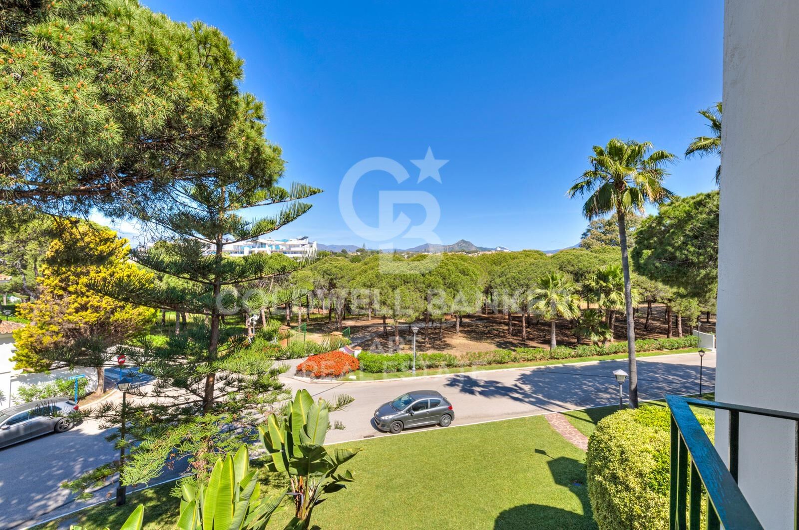 Charming duplex penthouse next to the beach in Estepona