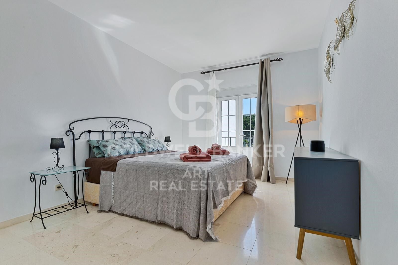 Charming duplex penthouse next to the beach in Estepona