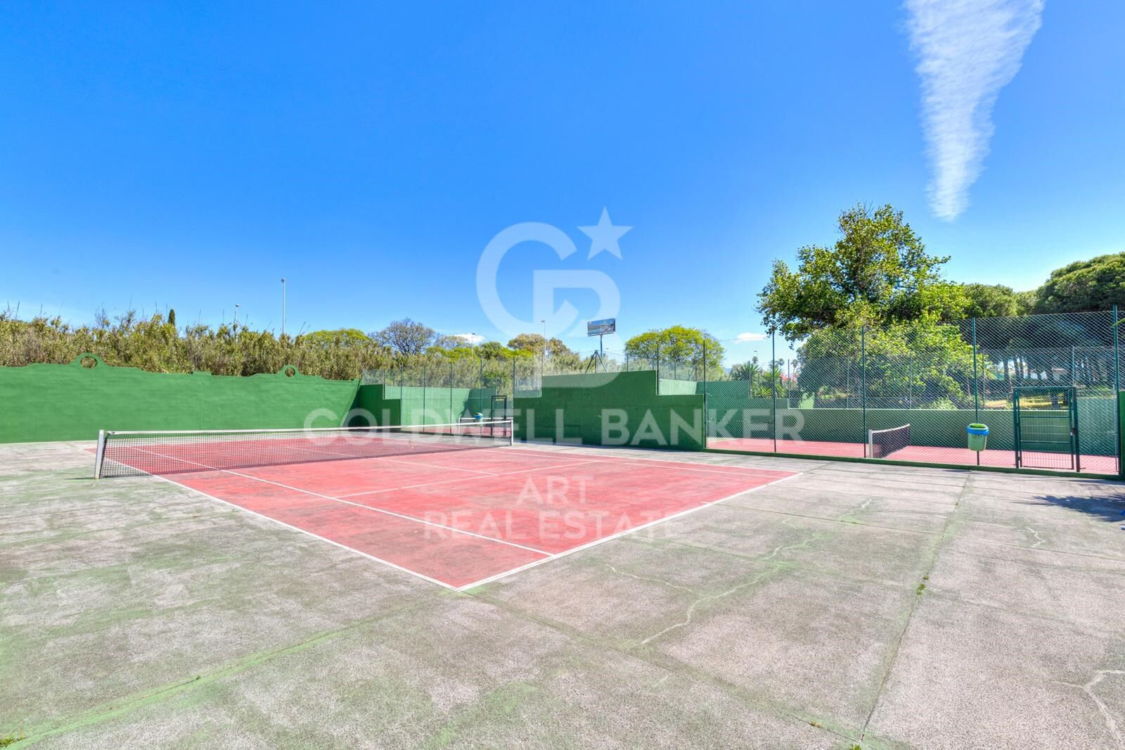 Encantador ático dúplex junto a la playa en Estepona