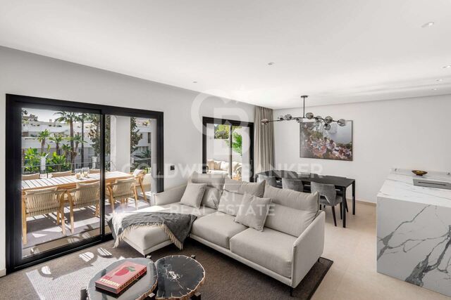 Elegant modern duplex penthouse in the heart of Nueva Andalucía, Marbella