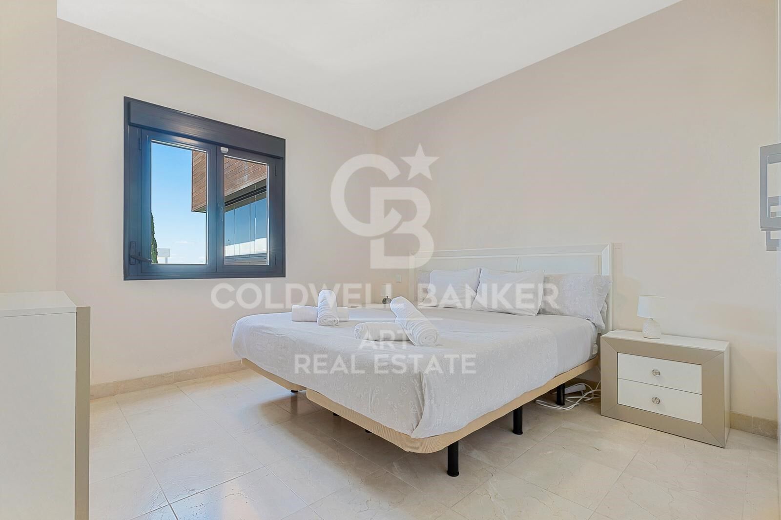 Exclusive flat in Los Flamingos Golf Resort, Estepona, Estepona.