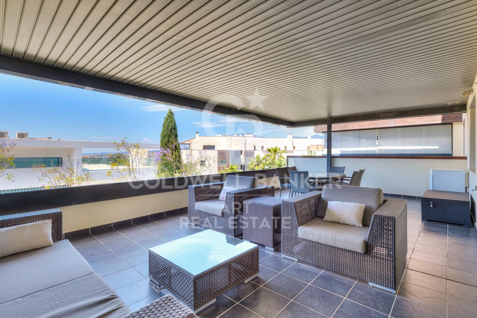 Exclusive flat in Los Flamingos Golf Resort, Estepona, Estepona.