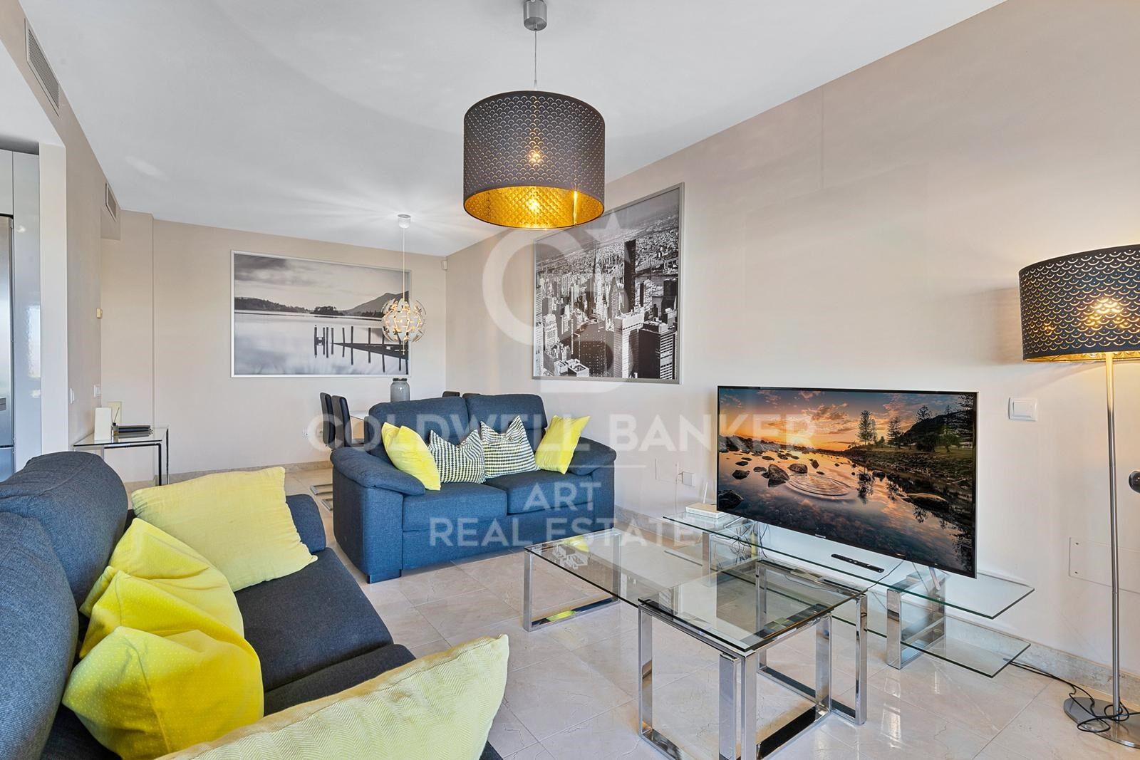 Exclusive flat in Los Flamingos Golf Resort, Estepona, Estepona.