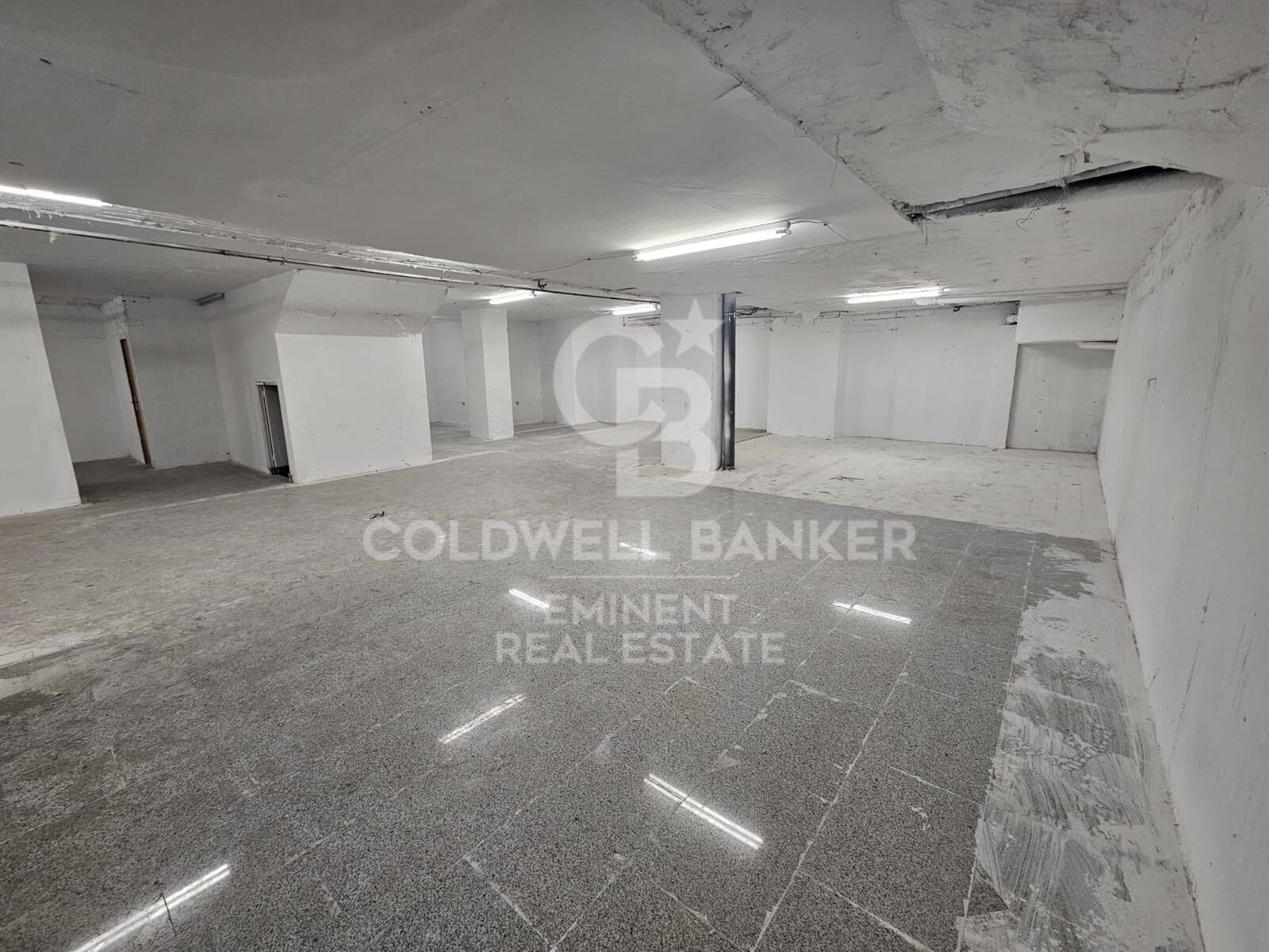 Local commercial de 240m² à rénover à vendre rue Ganduxer