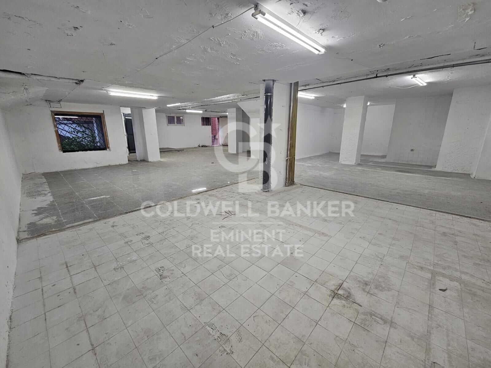 Local commercial de 240m² à rénover à vendre rue Ganduxer